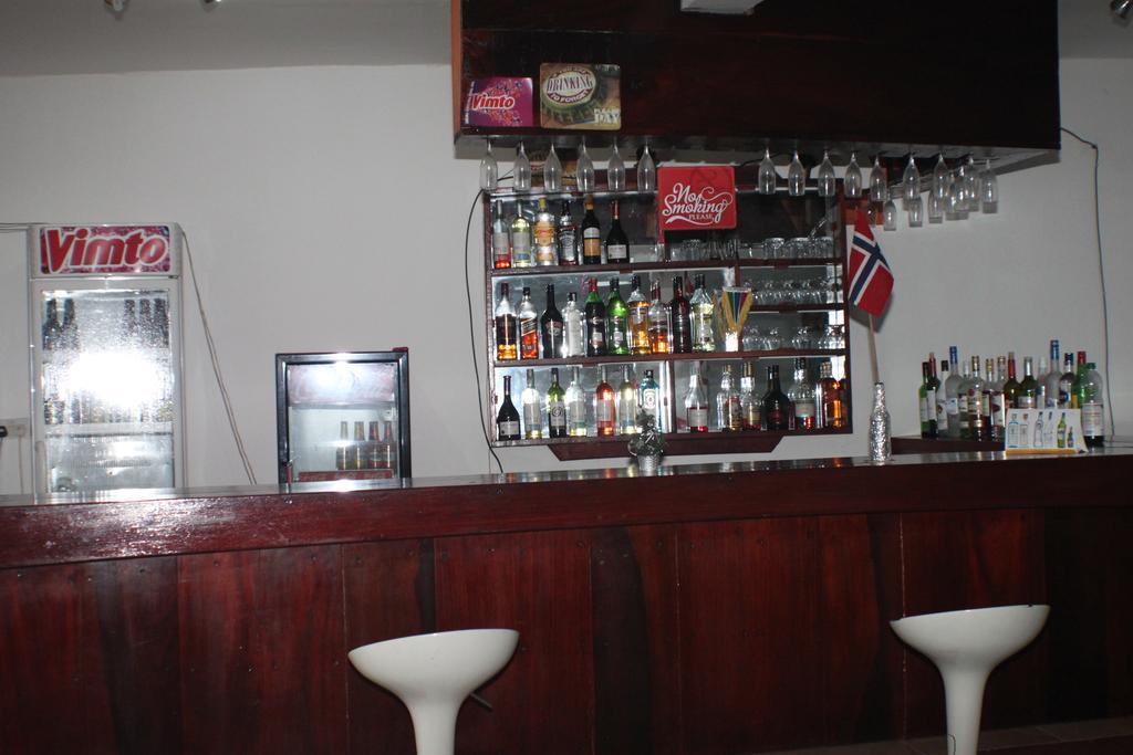 Smiling Coast Guest House Bar And Restaurant Bakau Exterior photo